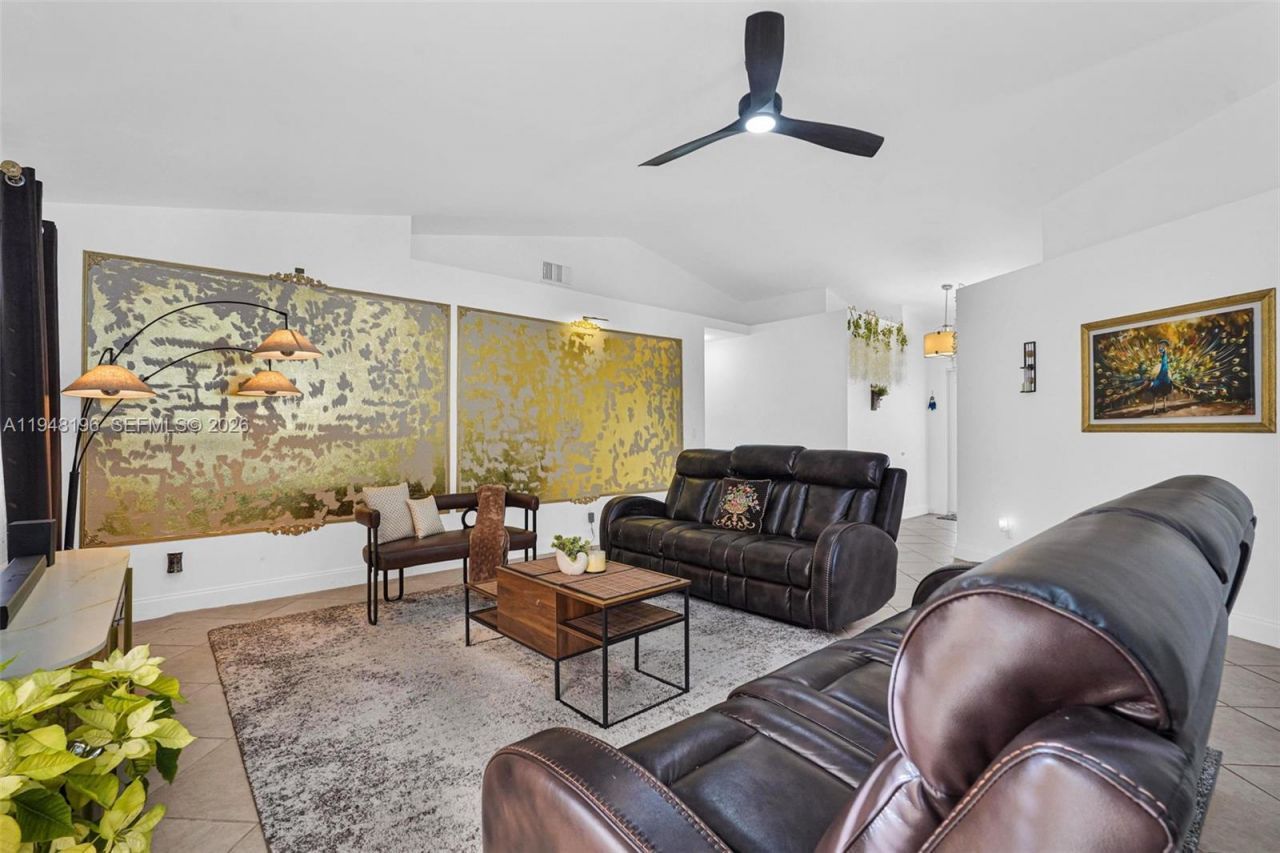 1975 NW 191st Ave, Pembroke Pines, FL 33029 Photo