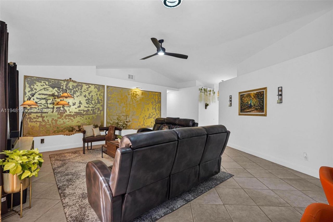 1975 NW 191st Ave, Pembroke Pines, FL 33029 Photo