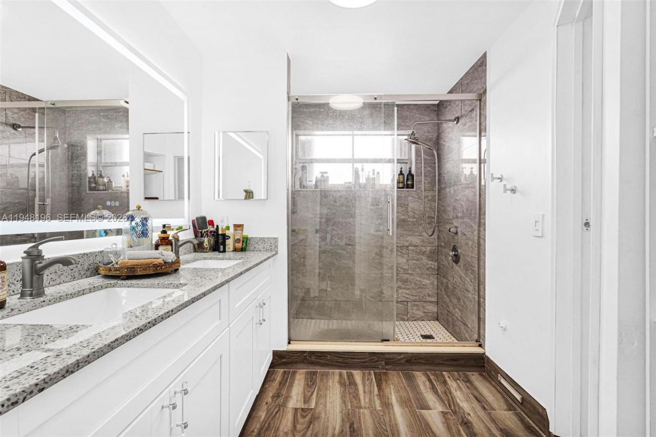 1975 NW 191st Ave, Pembroke Pines, FL 33029 Photo