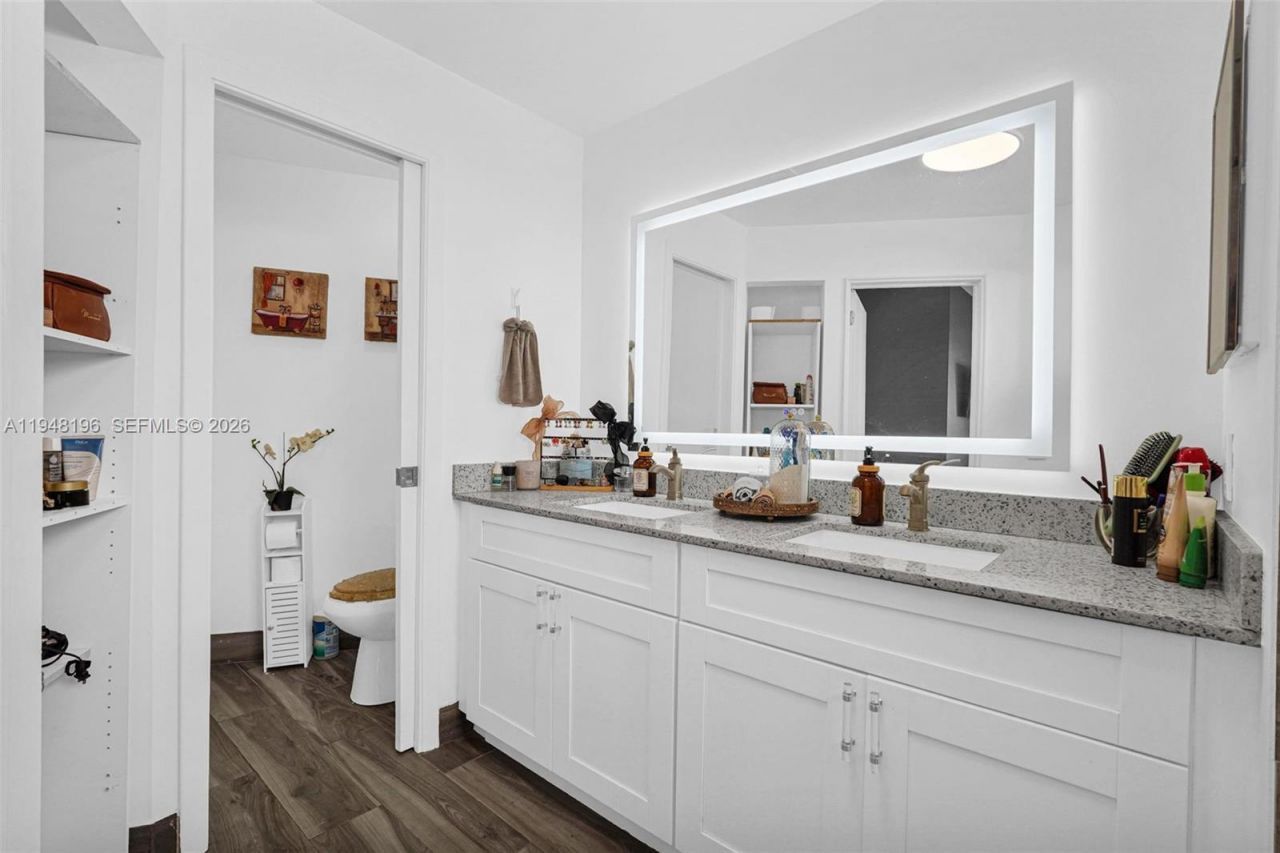 1975 NW 191st Ave, Pembroke Pines, FL 33029 Photo