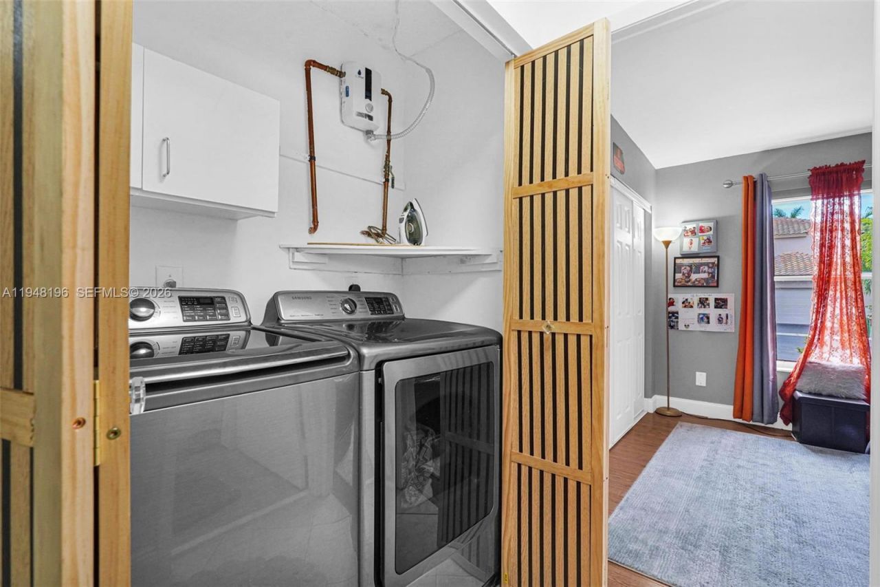 1975 NW 191st Ave, Pembroke Pines, FL 33029 Photo