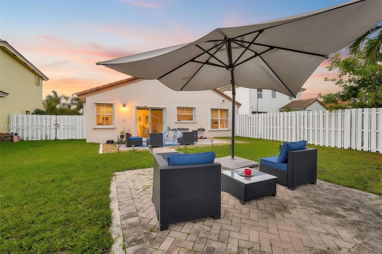 1975 NW 191st Ave, Pembroke Pines, FL 33029 Photo