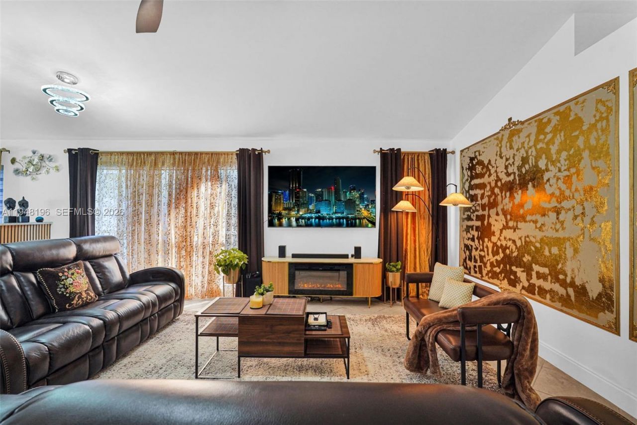 1975 NW 191st Ave, Pembroke Pines, FL 33029 Photo