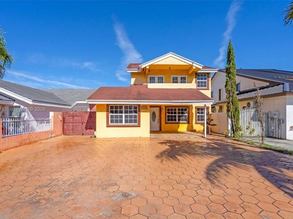 9085 Grand Canal Dr, Miami, FL 33174