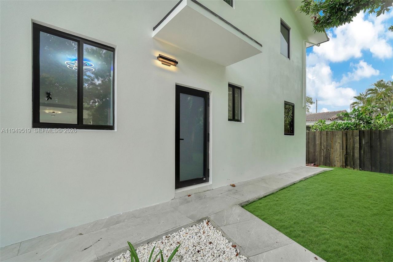 972 SW 44th Ave, Miami, FL 33134 Photo