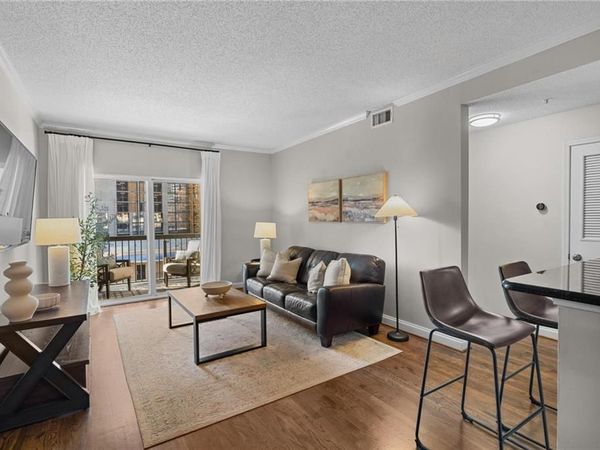 1074 Peachtree Walk NE, Unit B301, Atlanta, GA 30309