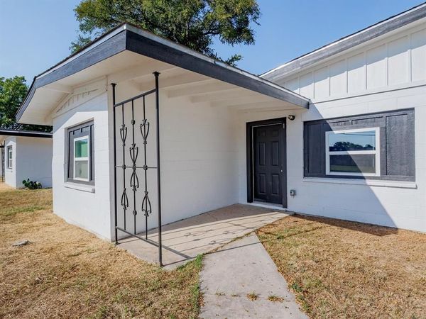 2904 4th Street, Brownwood, TX 76801