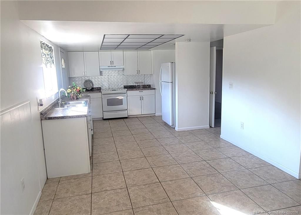 350 NE Granduer Avenue, Port Saint Lucie, FL 34983 Photo