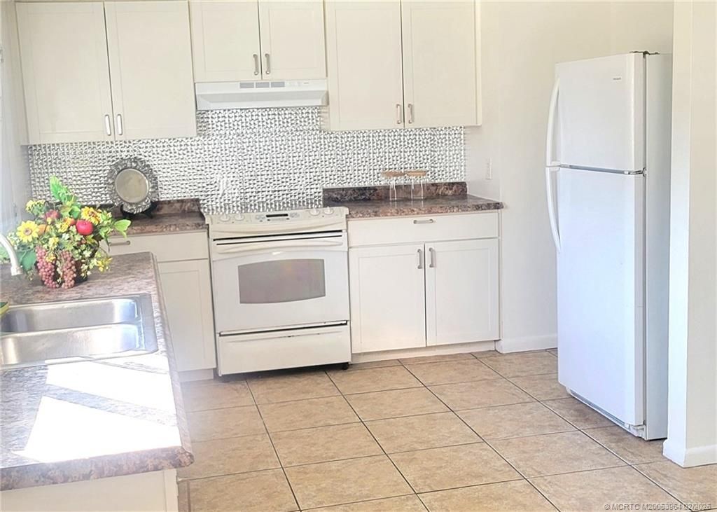 350 NE Granduer Avenue, Port Saint Lucie, FL 34983 Photo