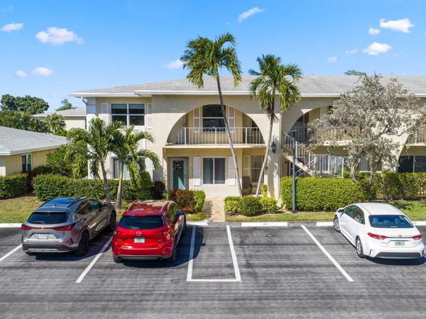 13757 Flora Place, Unit E, Delray Beach, FL 33484