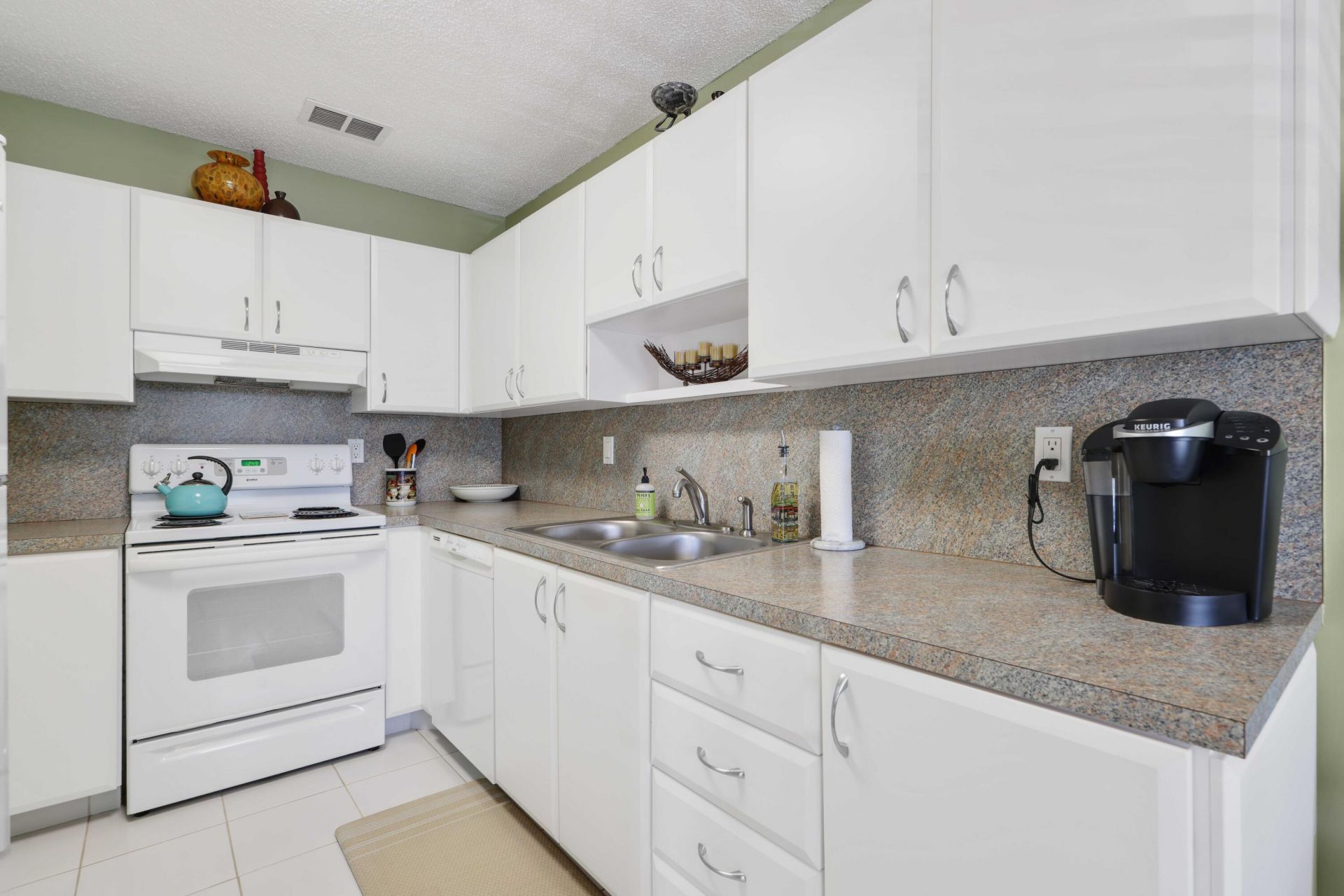 13757 Flora Place, Unit E, Delray Beach, FL 33484 Photo