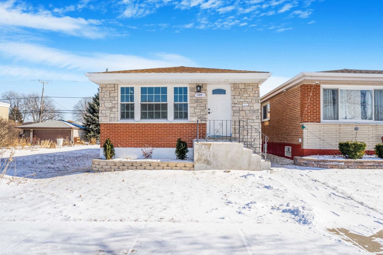 13049 S Brandon Avenue, Chicago, IL 60633