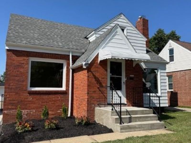 4201 Lambert Road, Cleveland, OH 44121 Photo 2