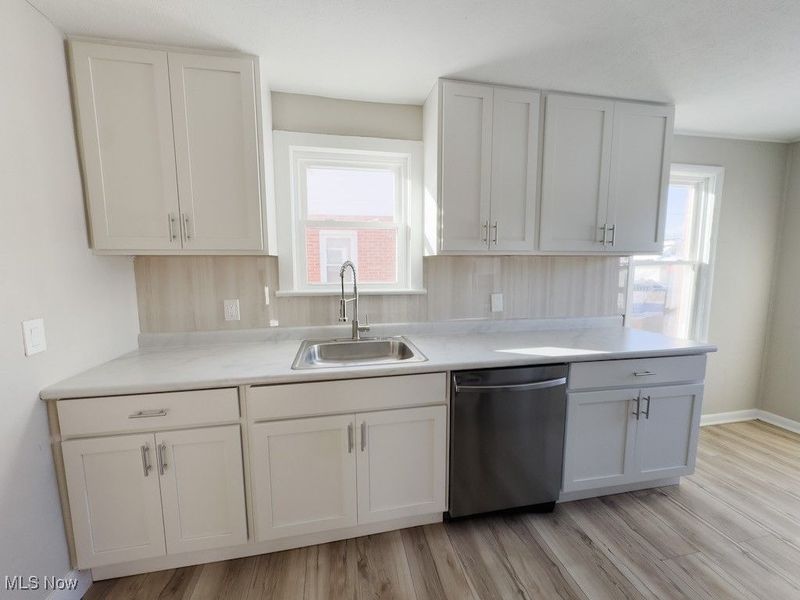 4201 Lambert Road, Cleveland, OH 44121 Photo 5