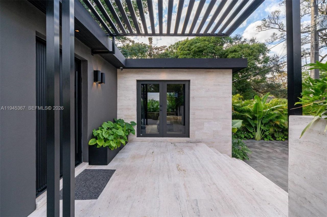 3522 William Avenue, Miami, FL 33133 Photo