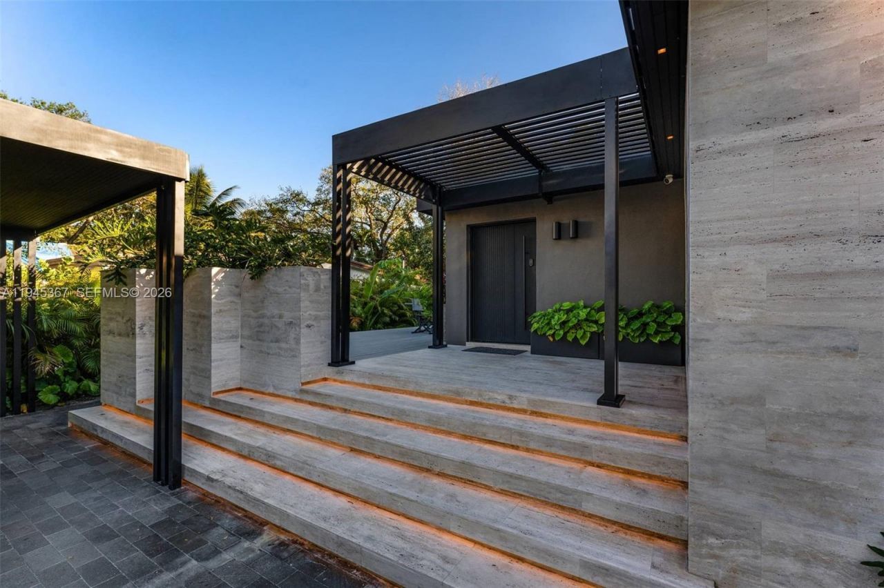 3522 William Avenue, Miami, FL 33133 Photo