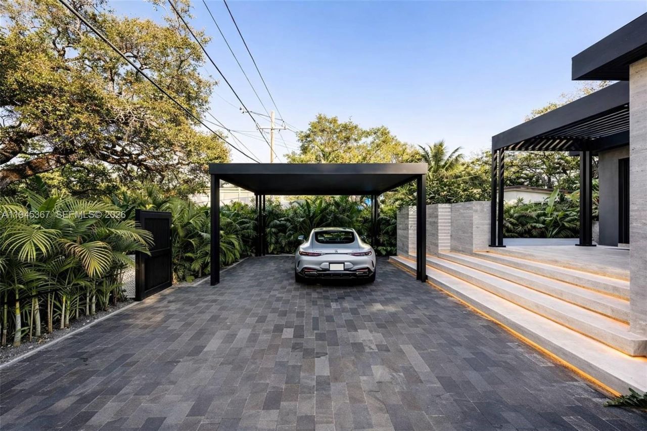 3522 William Avenue, Miami, FL 33133 Photo