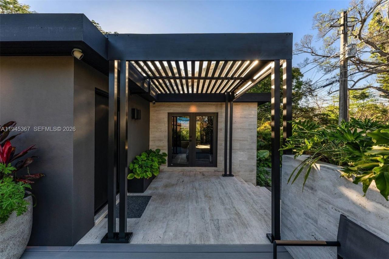 3522 William Avenue, Miami, FL 33133 Photo