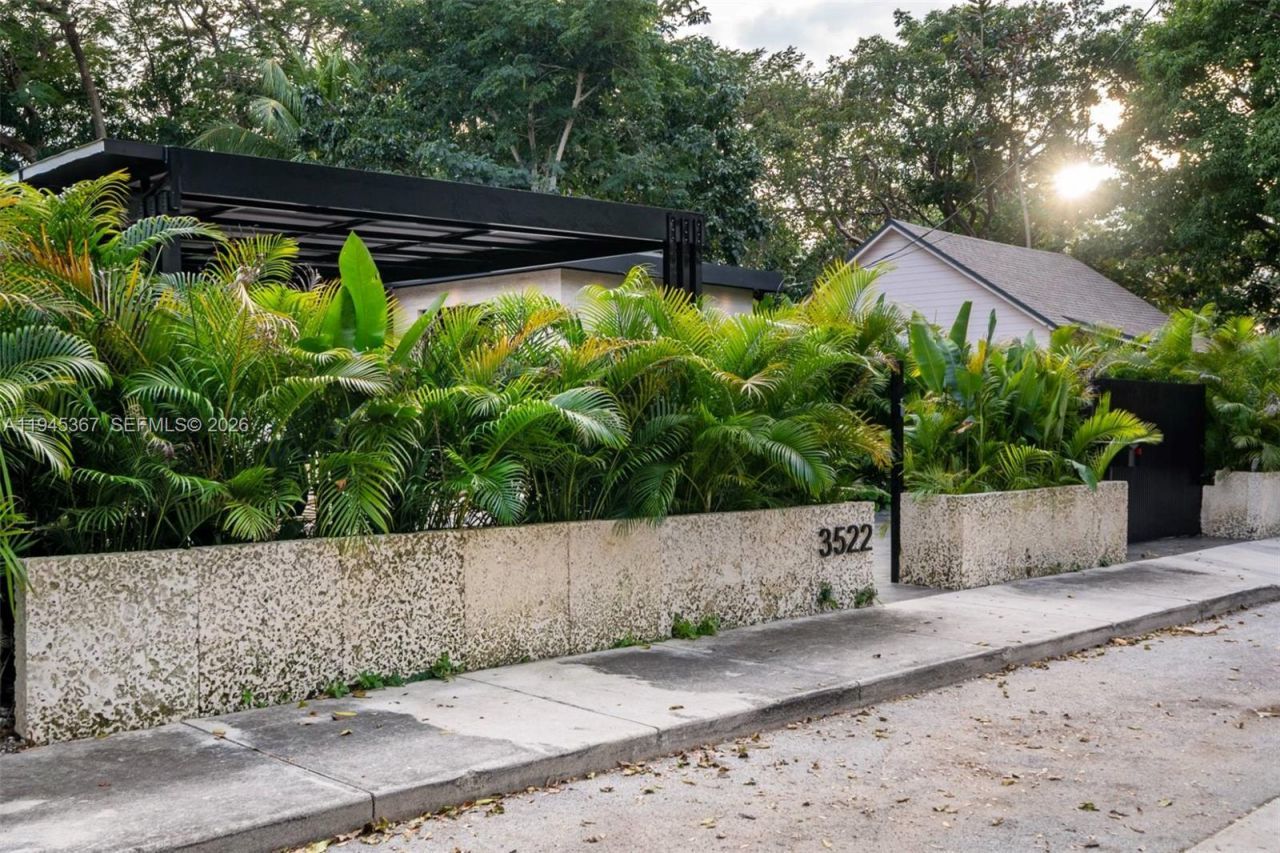 3522 William Avenue, Miami, FL 33133 Photo