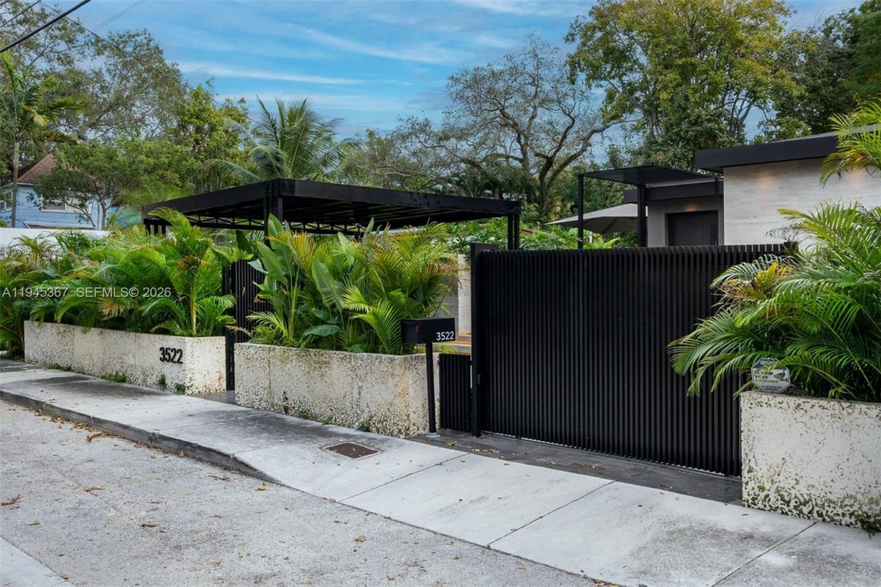 3522 William Avenue, Miami, FL 33133 Photo