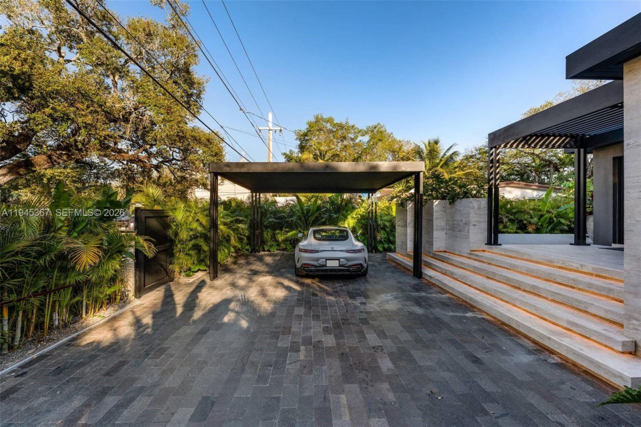 3522 William Avenue, Miami, FL 33133 Photo