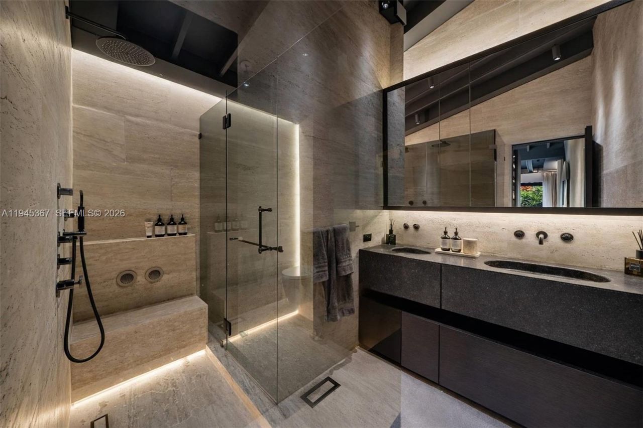 3522 William Avenue, Miami, FL 33133 Photo