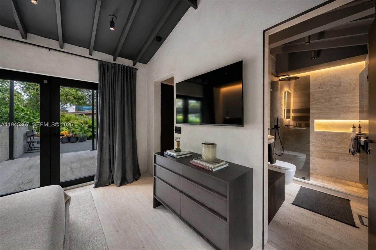 3522 William Avenue, Miami, FL 33133 Photo