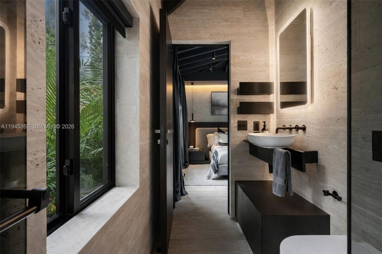 3522 William Avenue, Miami, FL 33133 Photo