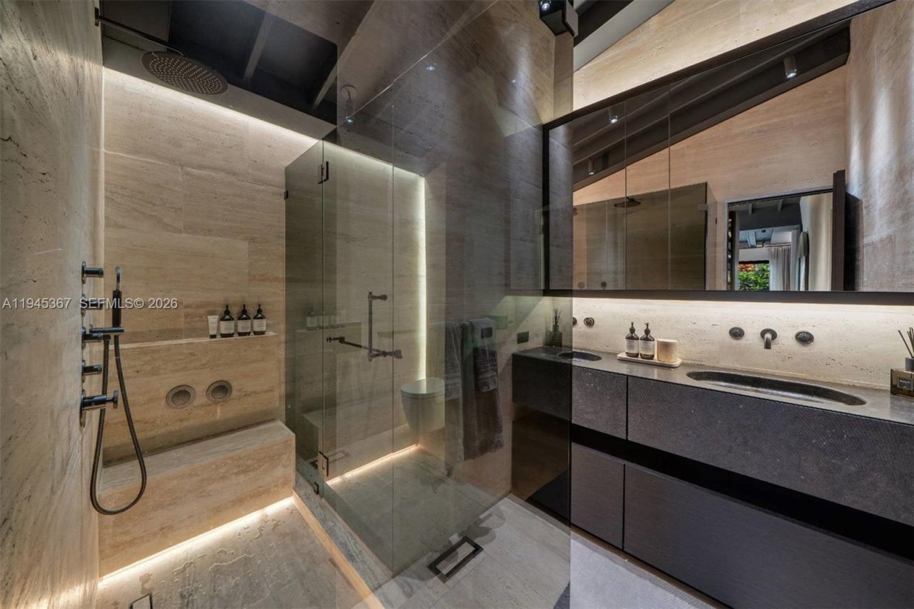 3522 William Avenue, Miami, FL 33133 Photo