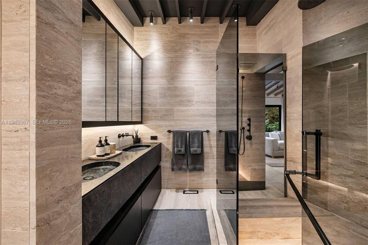 3522 William Avenue, Miami, FL 33133 Photo