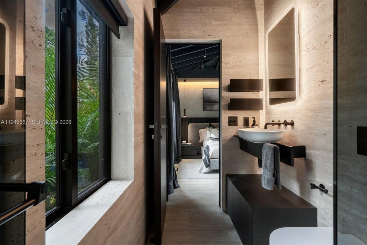 3522 William Avenue, Miami, FL 33133 Photo