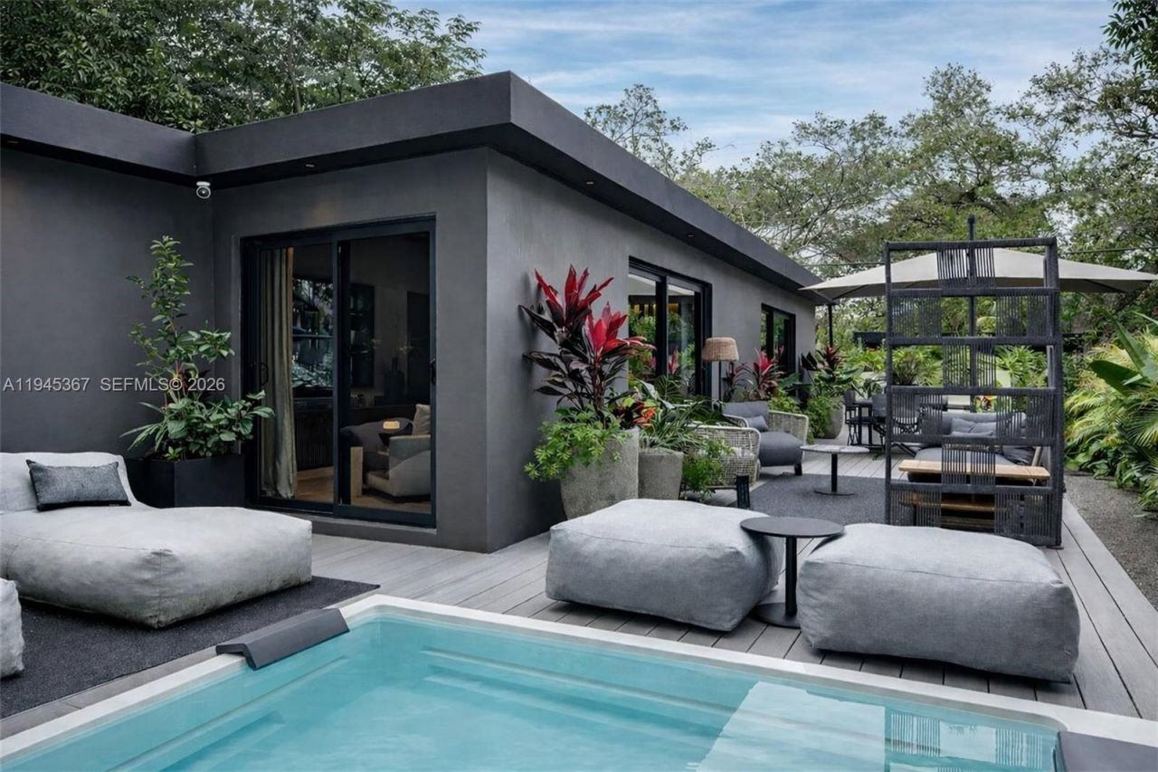 3522 William Avenue, Miami, FL 33133 Photo