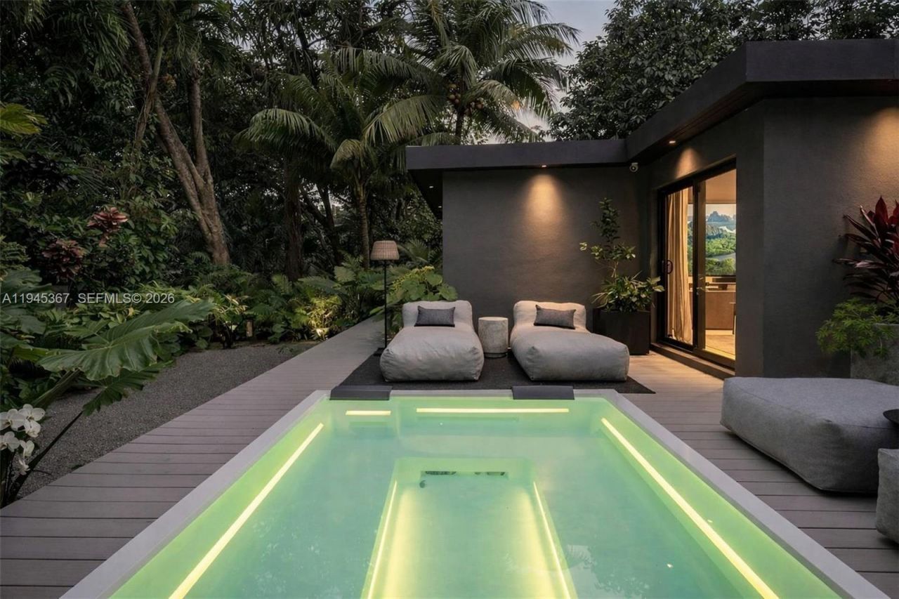 3522 William Avenue, Miami, FL 33133 Photo