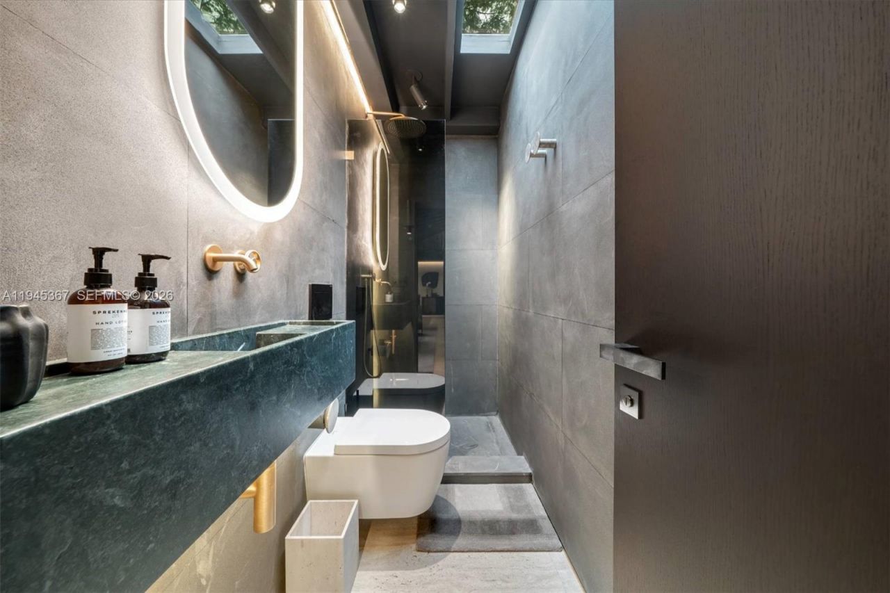 3522 William Avenue, Miami, FL 33133 Photo