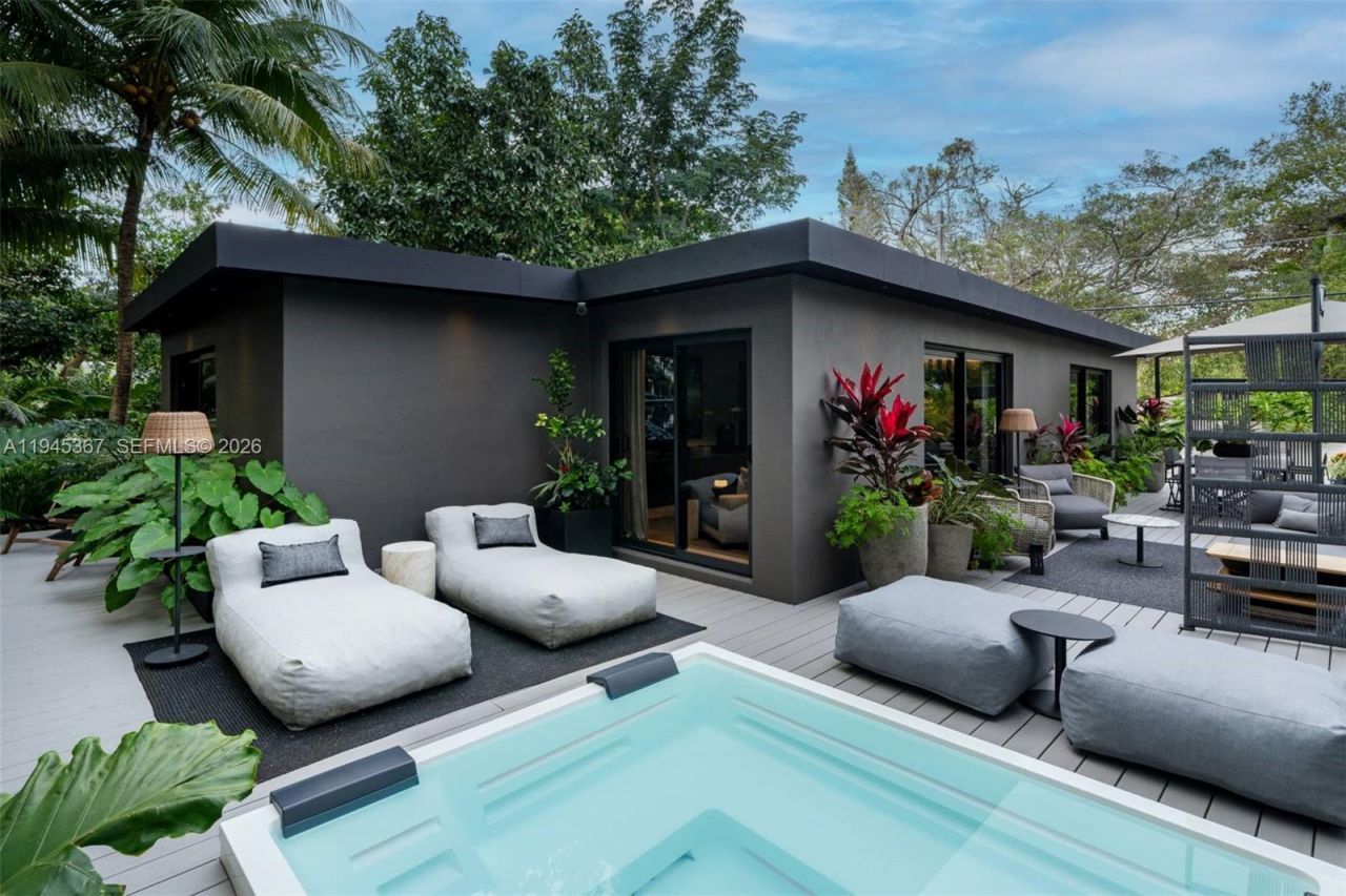 3522 William Avenue, Miami, FL 33133 Photo