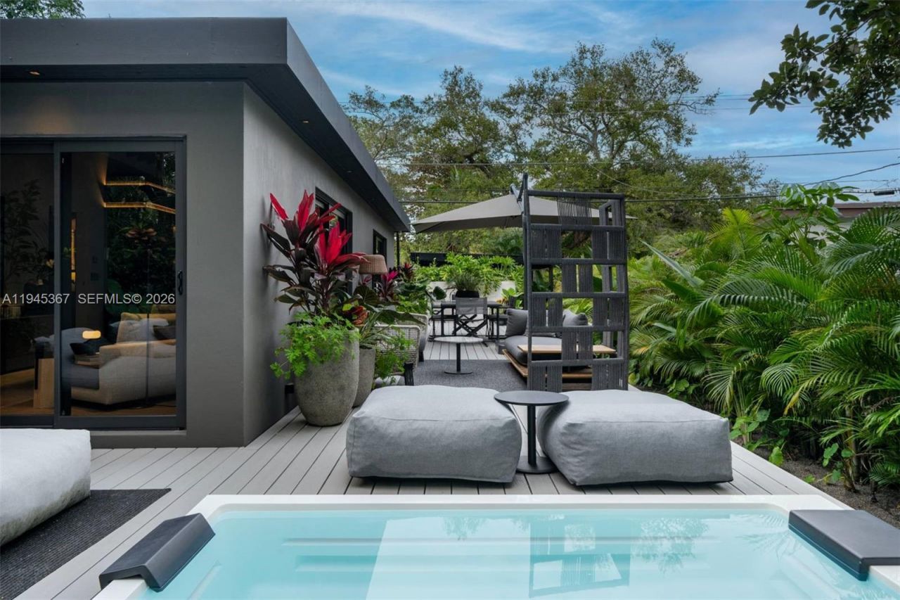 3522 William Avenue, Miami, FL 33133 Photo