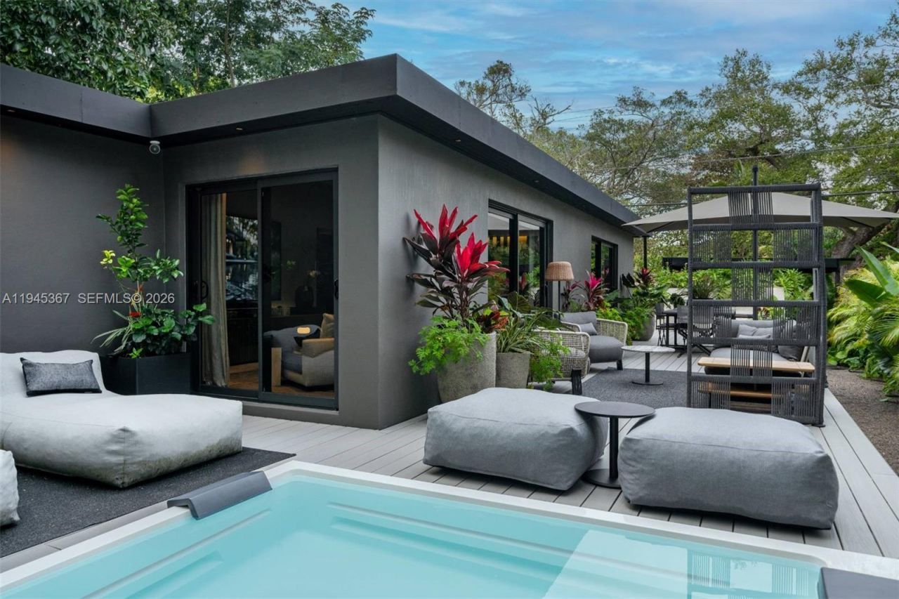 3522 William Avenue, Miami, FL 33133 Photo