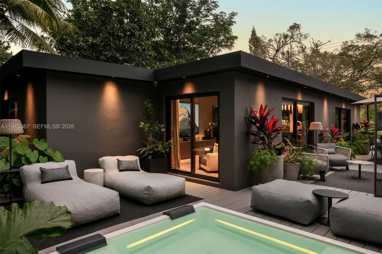 3522 William Avenue, Miami, FL 33133 Photo