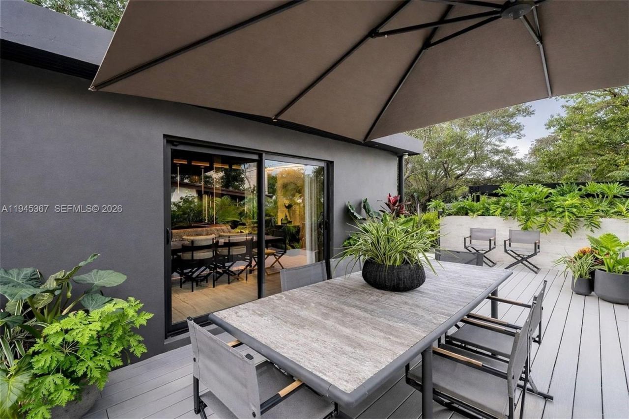 3522 William Avenue, Miami, FL 33133 Photo