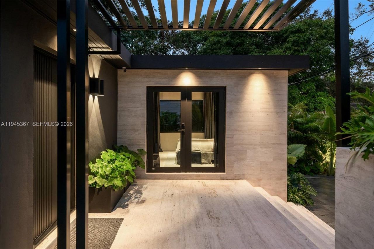 3522 William Avenue, Miami, FL 33133 Photo