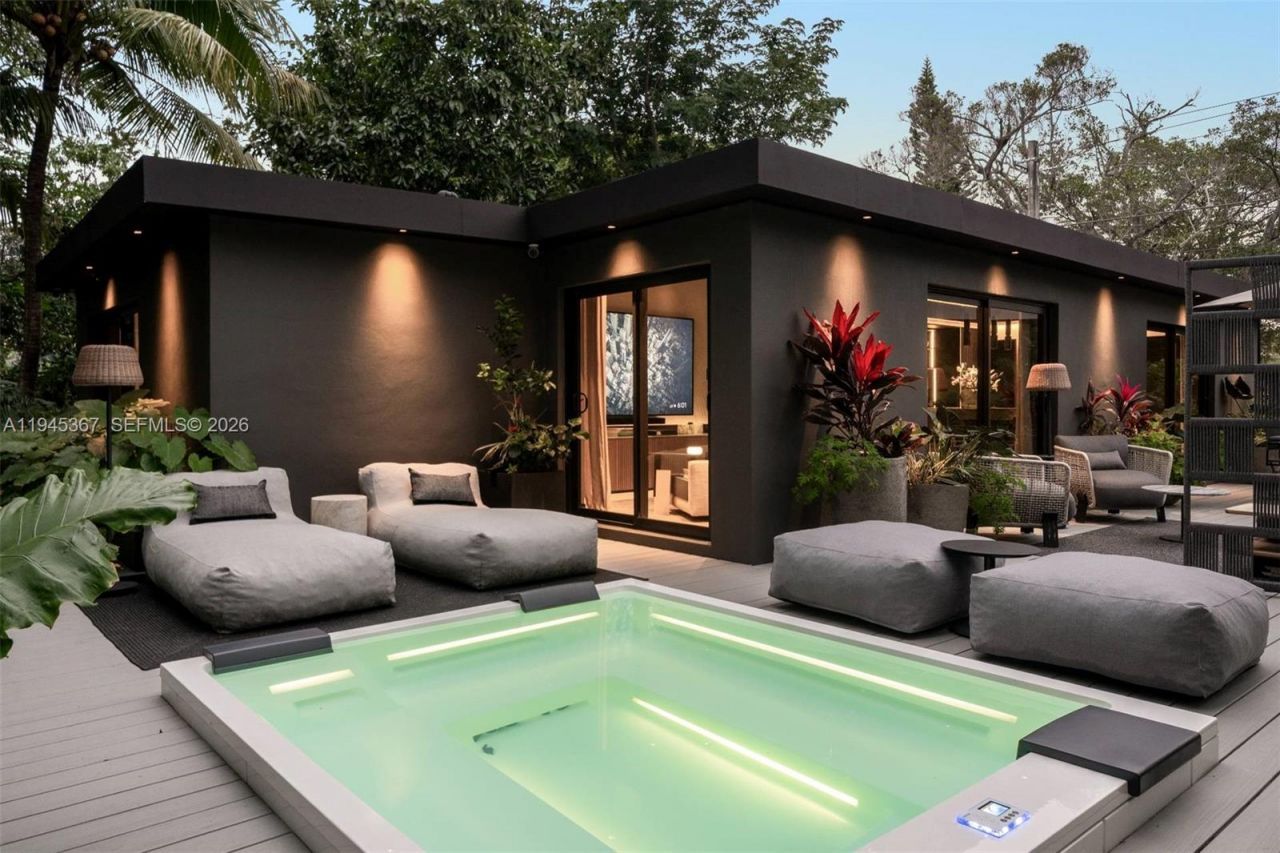 3522 William Avenue, Miami, FL 33133 Photo