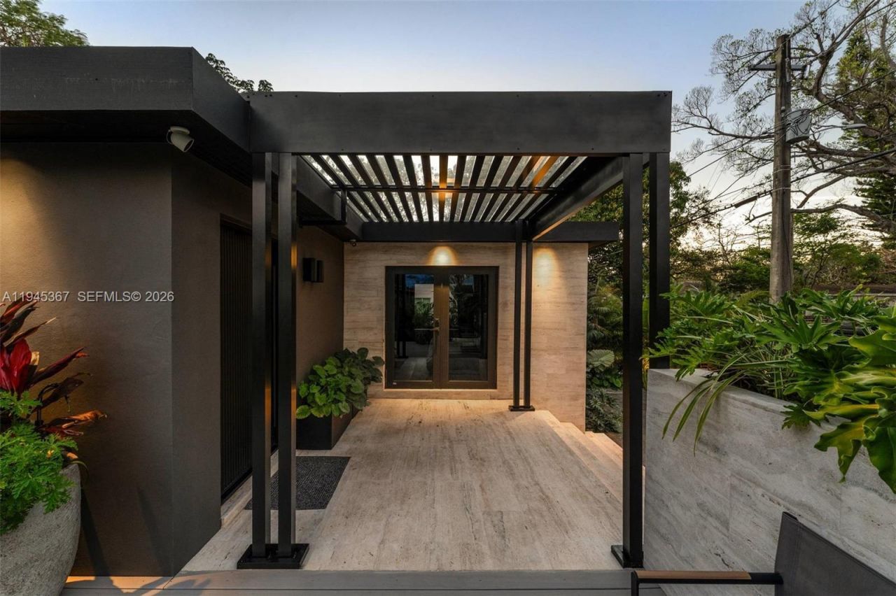 3522 William Avenue, Miami, FL 33133 Photo