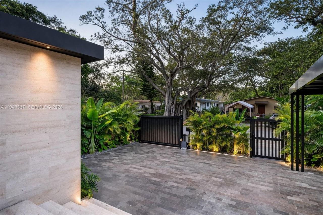 3522 William Avenue, Miami, FL 33133 Photo