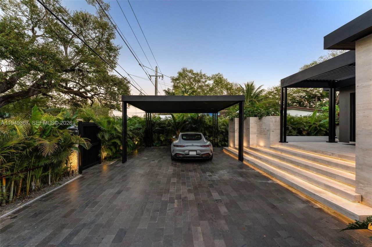 3522 William Avenue, Miami, FL 33133 Photo