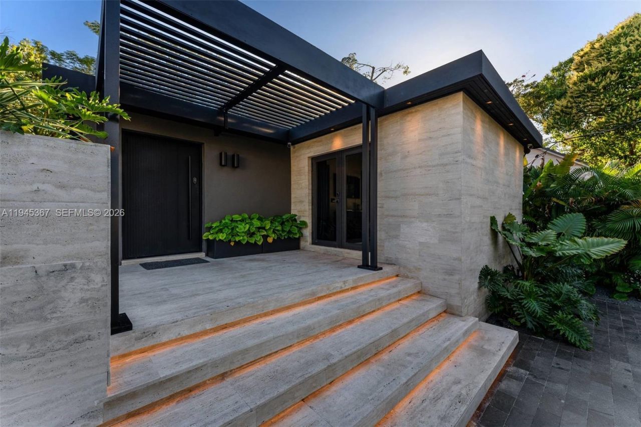 3522 William Avenue, Miami, FL 33133 Photo