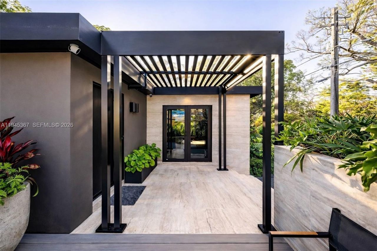 3522 William Avenue, Miami, FL 33133 Photo