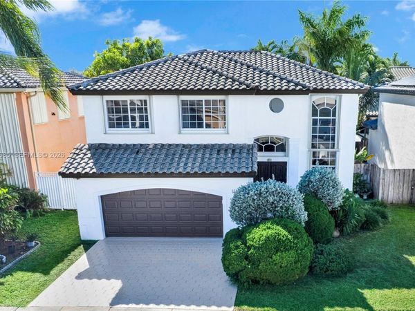 15588 SW 95th St, Miami, FL 33196