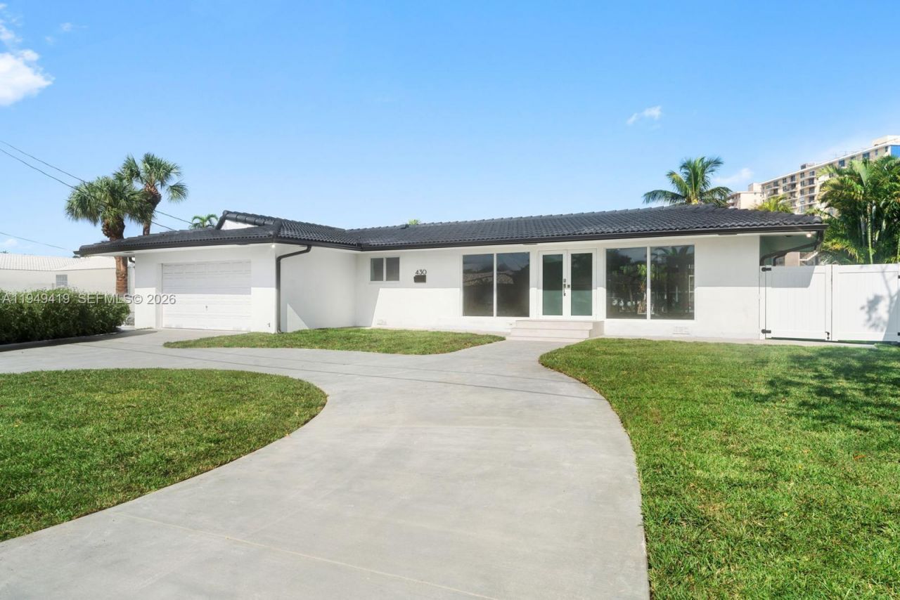 430 Tamarind Dr, Hallandale Beach, FL 33009 Photo