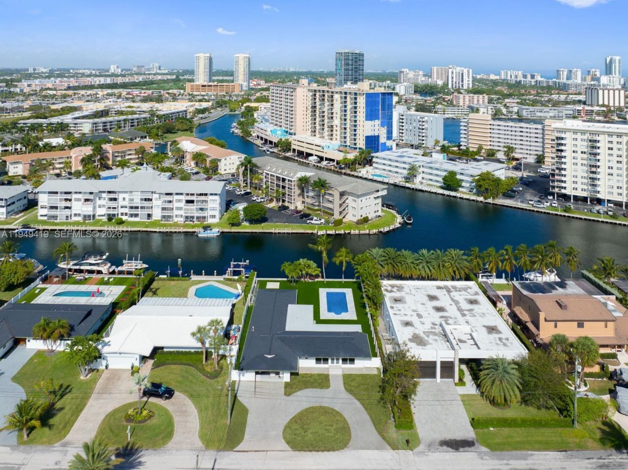 430 Tamarind Dr, Hallandale Beach, FL 33009 Photo