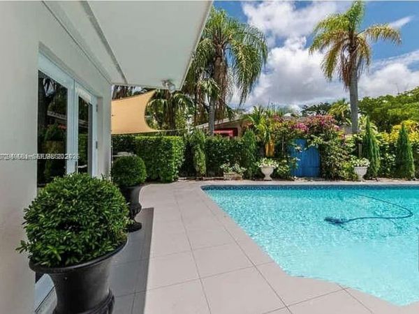 2075 S Hibiscus Dr, North Miami, FL 33181